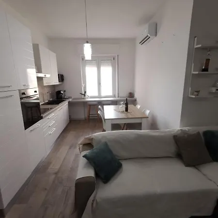 Lejlighed Maison - Elegante Casa A Pochi Minuti Dal Mare *