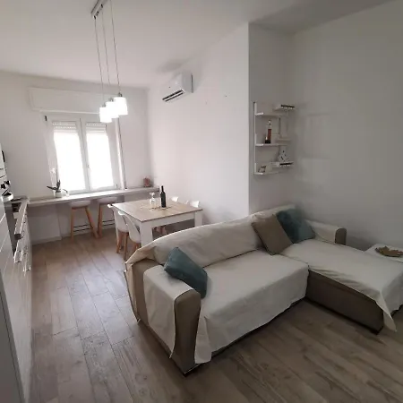 Maison - Elegante Casa A Pochi Minuti Dal Mare Appartement *